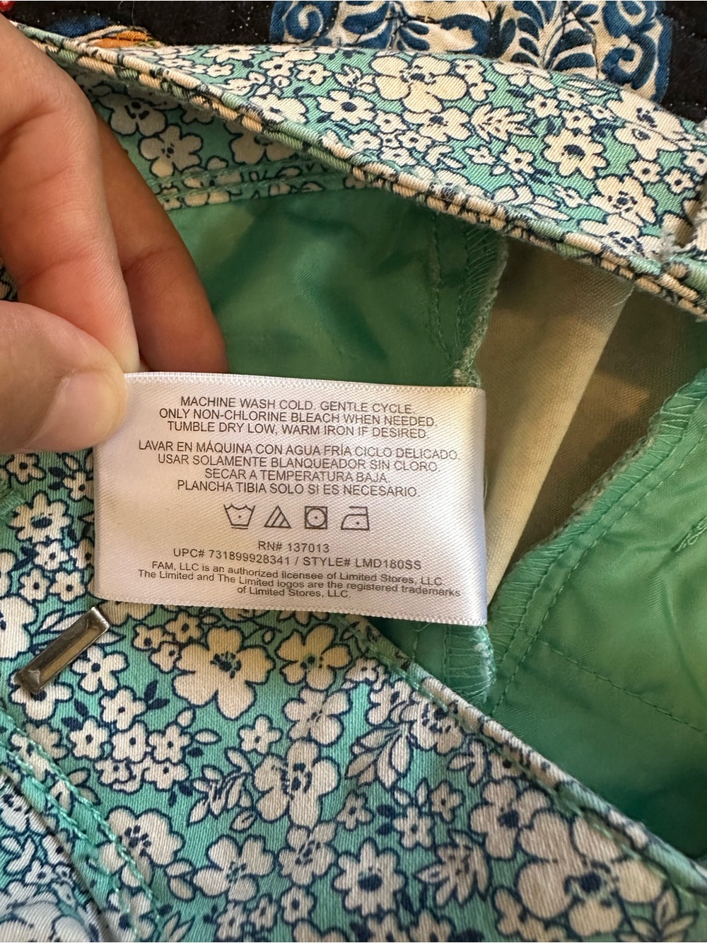 The Limited Petite Daisy Print Cotton Shorts - Light Blue and White EUC - Picture 4 of 6